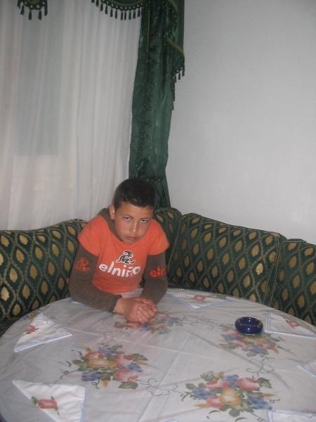 yassine  dans   la  mison